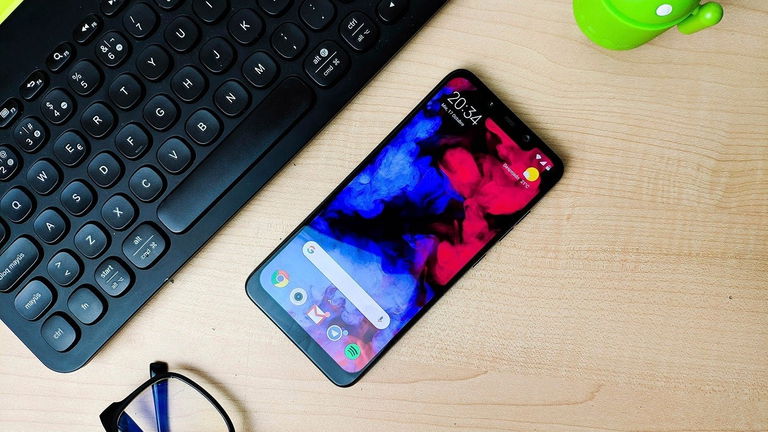 POCOPHONE F1 Lite, o cómo recortar un poco a un POCO